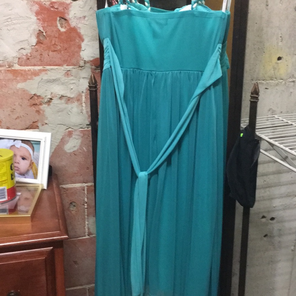 Dress - Picture 3 of 3